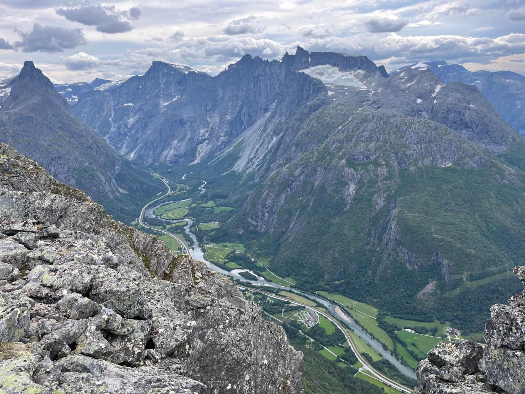Apartment In The Heart Of Andalsnes Exterior photo